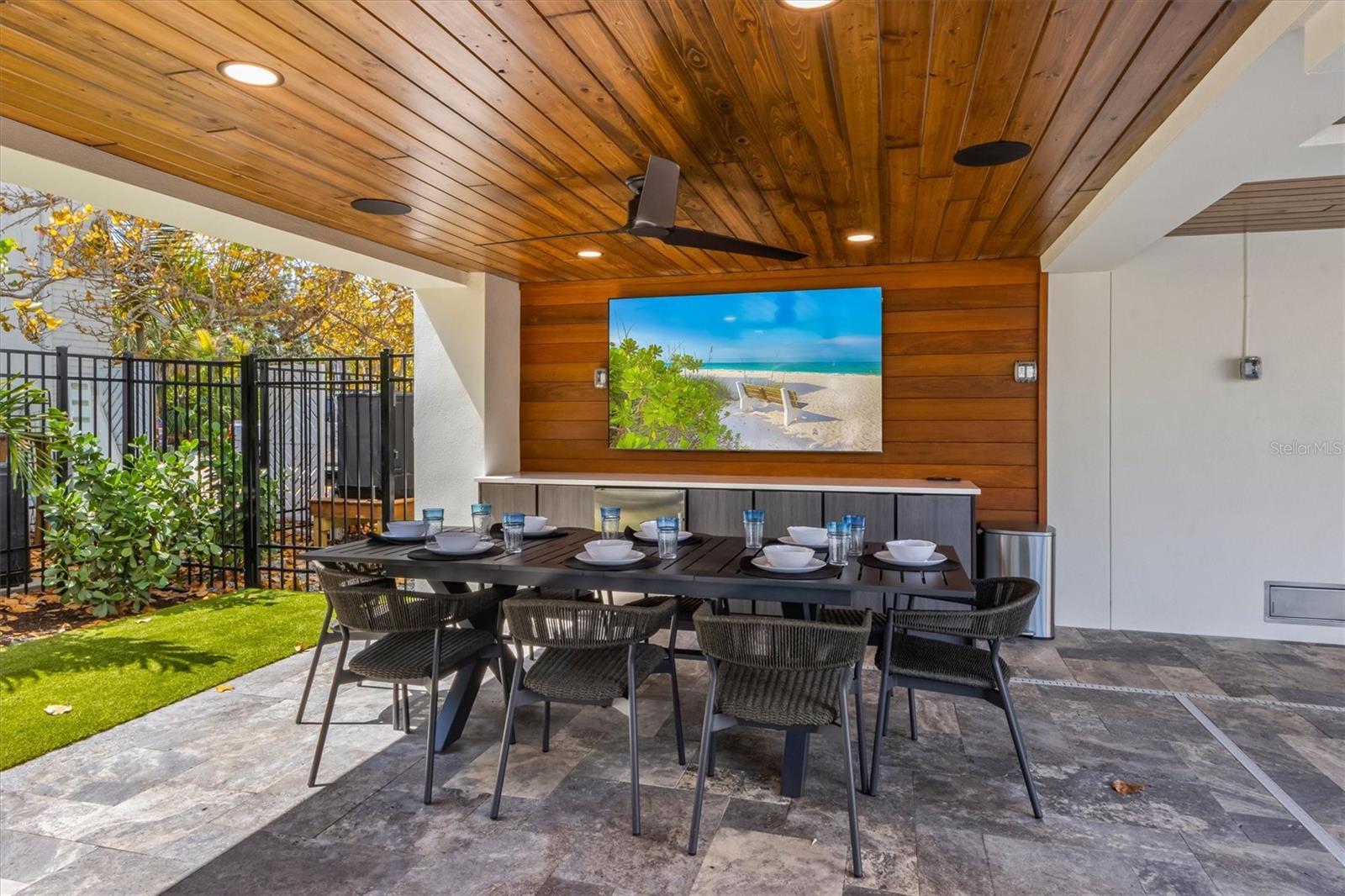 Image 14 of 99 For 540 Polk Drive