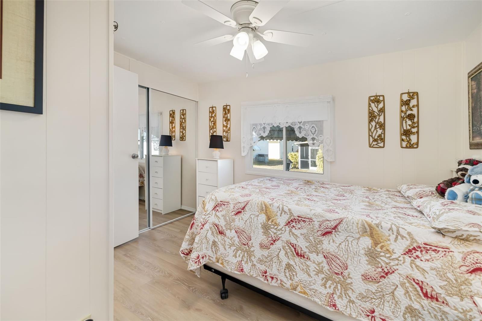 Image 15 of 28 For 5316 53rd Avenue E K12