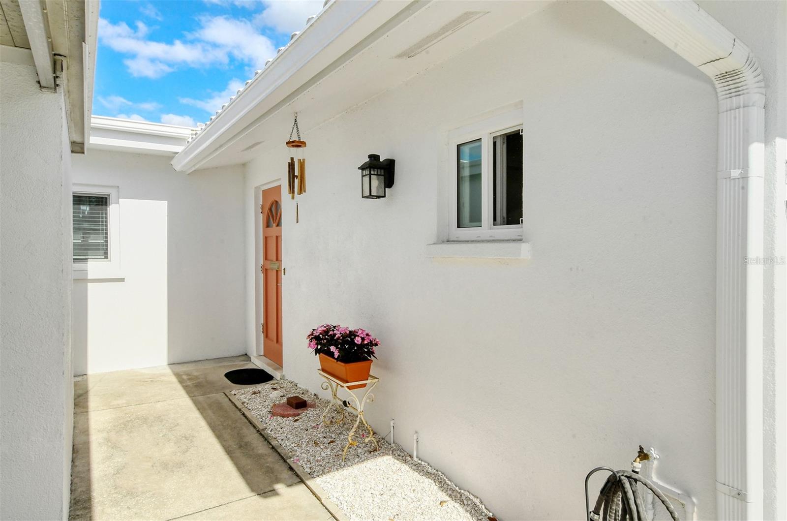 Image 2 of 46 For 1809 Vera Place 8