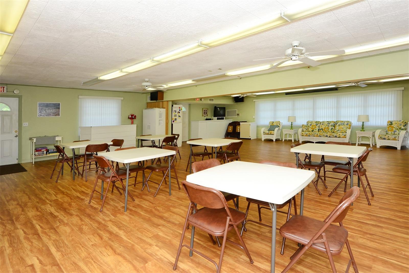 Image 41 of 46 For 1809 Vera Place 8