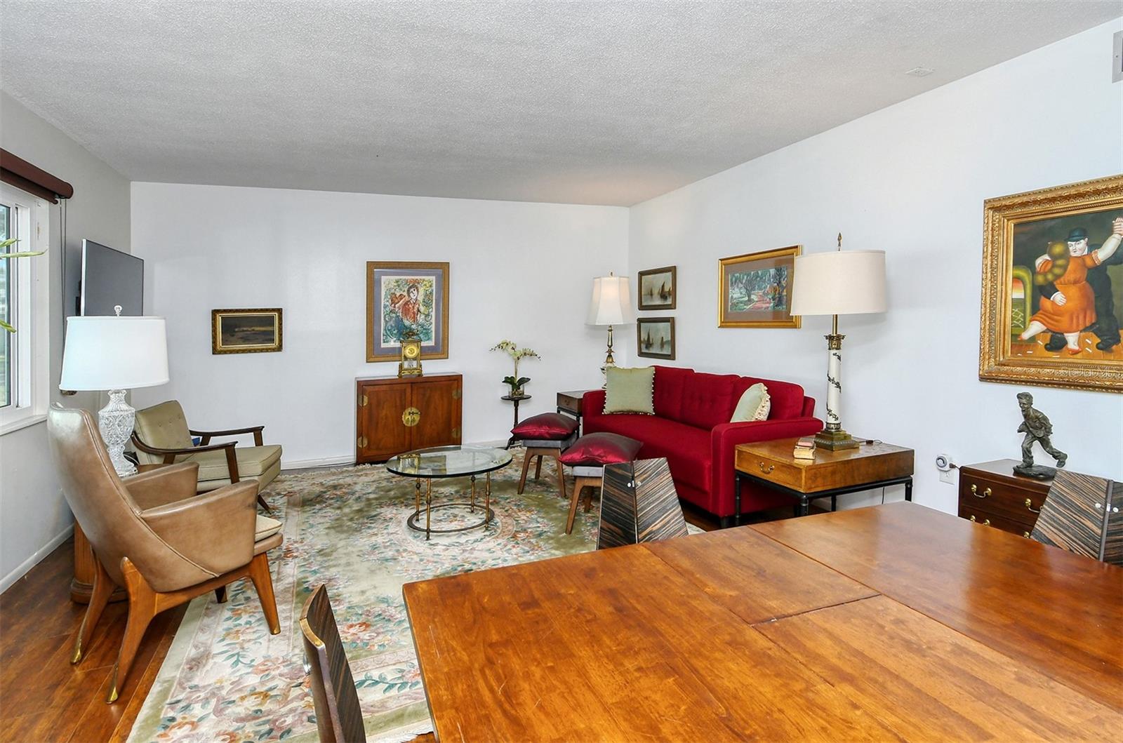 Image 5 of 46 For 1809 Vera Place 8