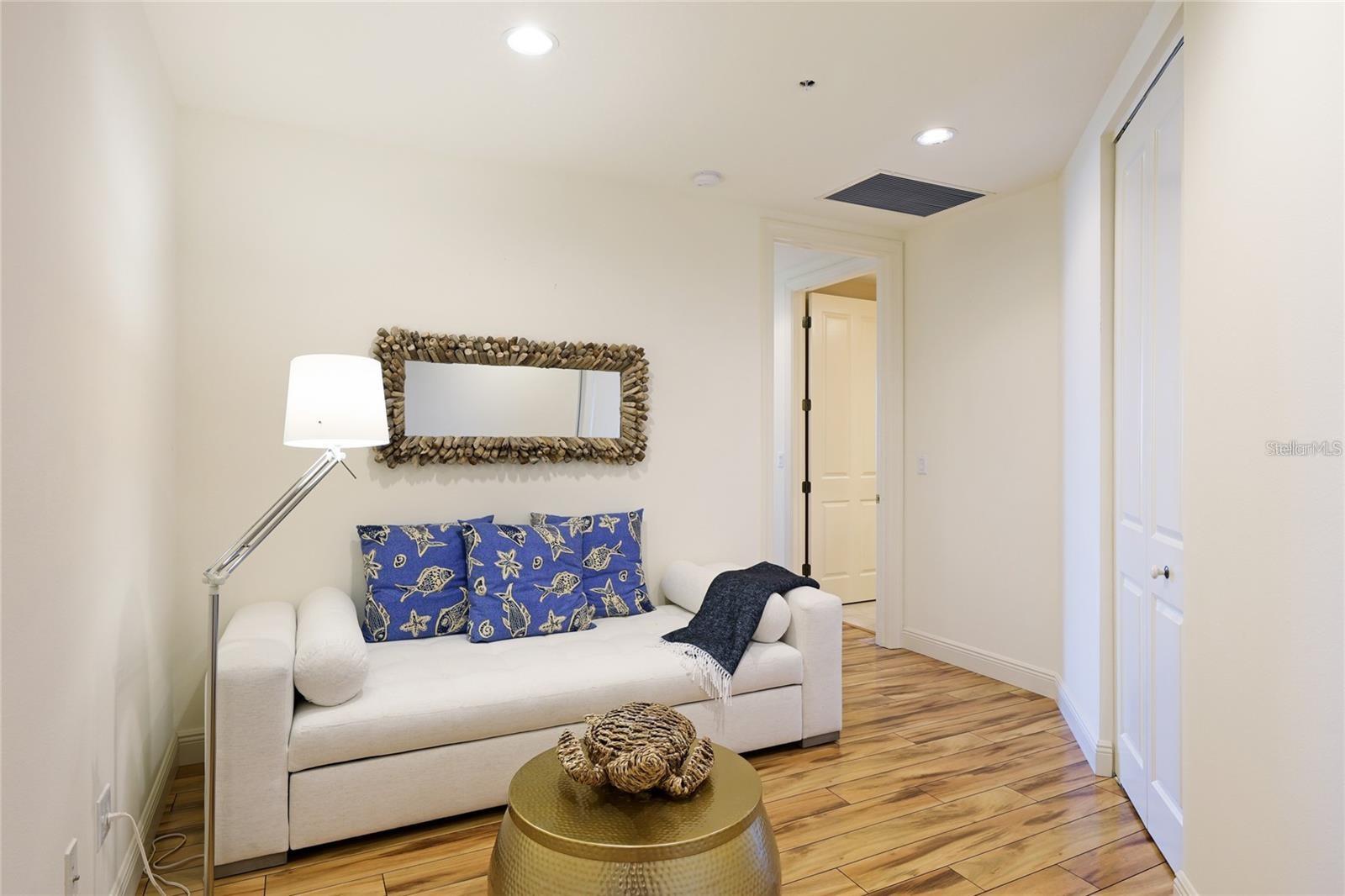 Image 28 of 63 For 1308 Old Stickney Point Road Wp3