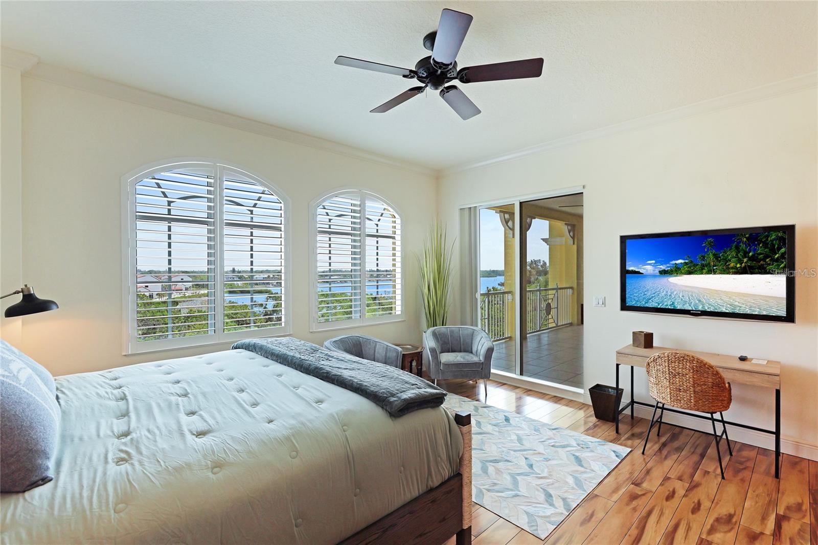 Image 31 of 63 For 1308 Old Stickney Point Road Wp3