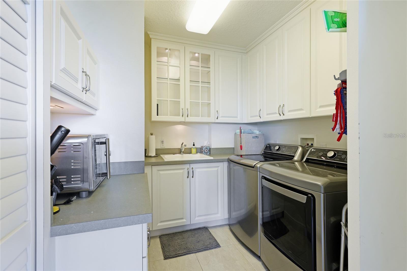 Image 34 of 63 For 1308 Old Stickney Point Road Wp3