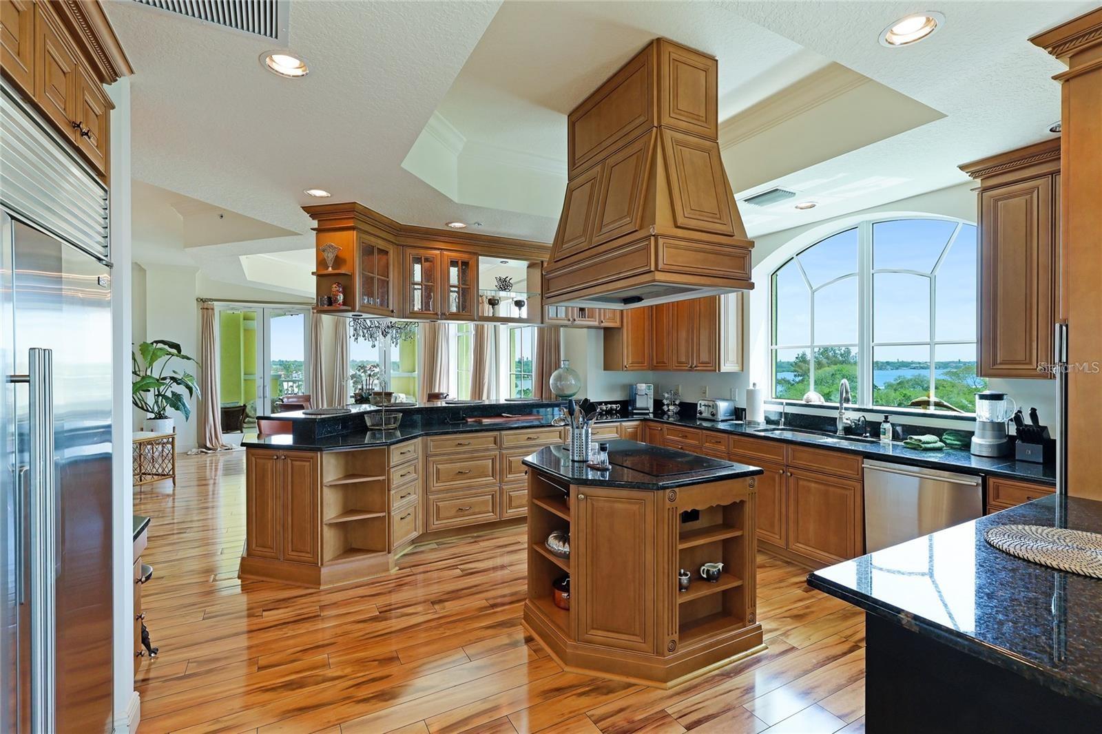 Image 5 of 63 For 1308 Old Stickney Point Road Wp3