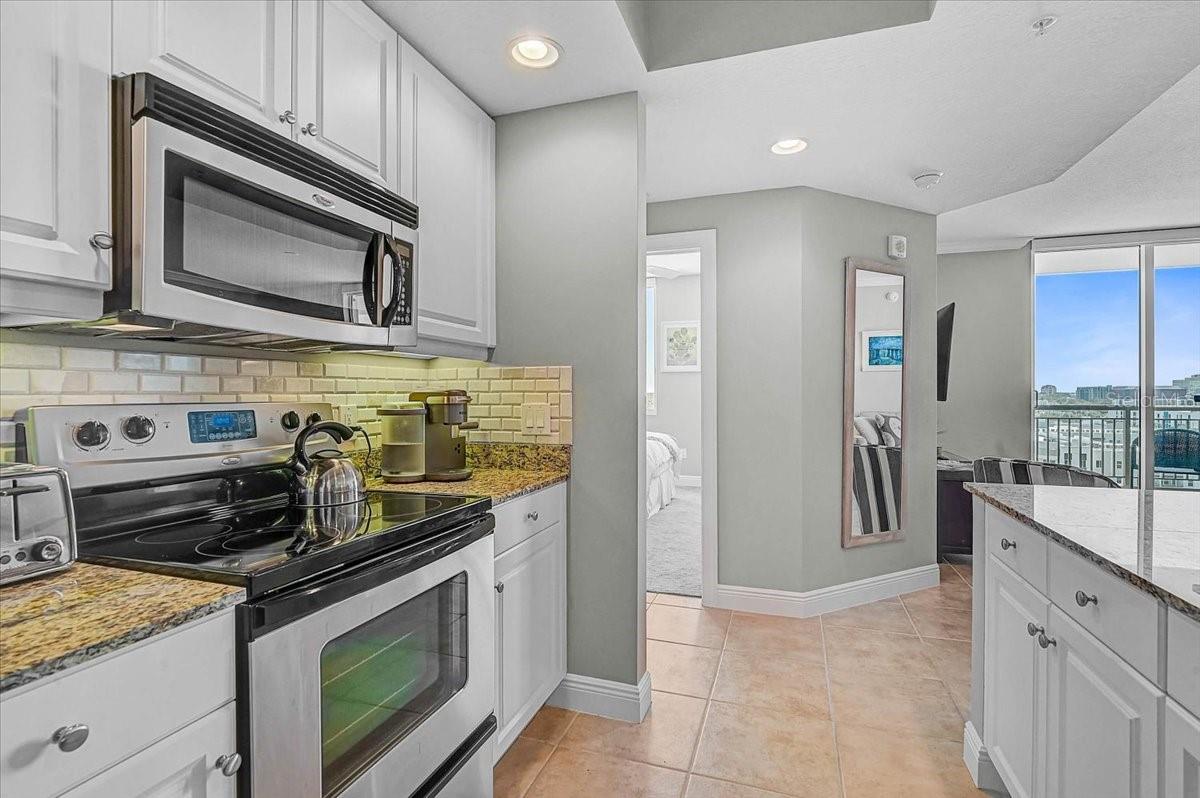 Image 11 of 53 For 800 Tamiami Trail 910