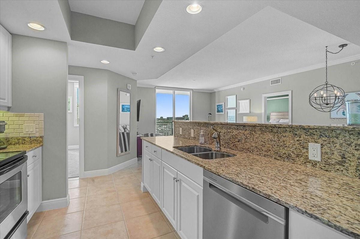 Image 12 of 53 For 800 Tamiami Trail 910