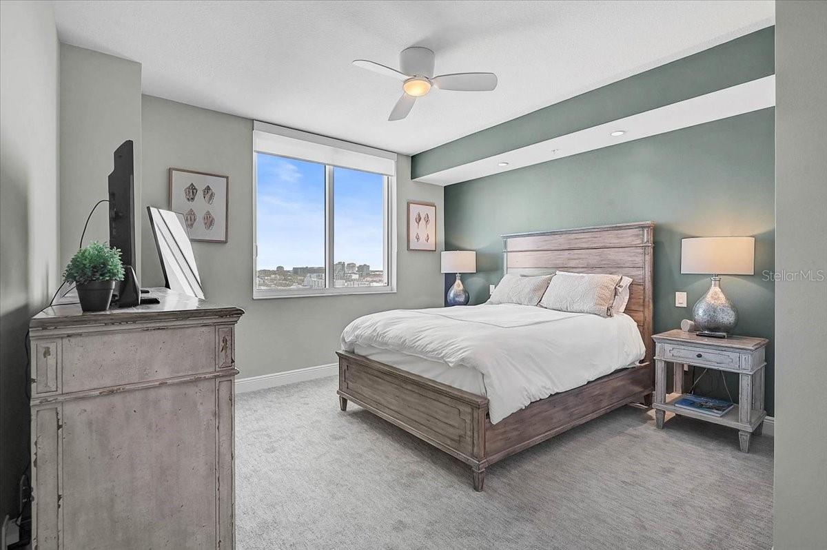 Image 18 of 53 For 800 Tamiami Trail 910