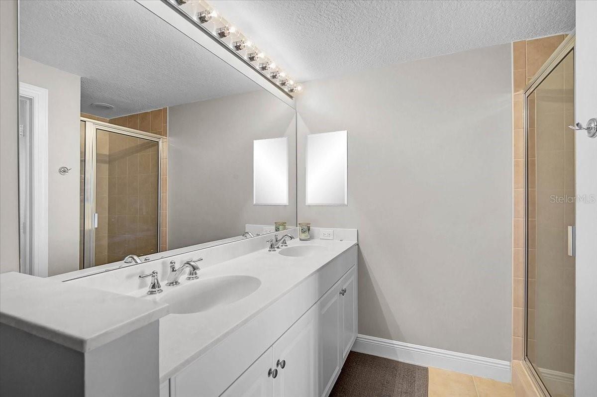 Image 20 of 53 For 800 Tamiami Trail 910