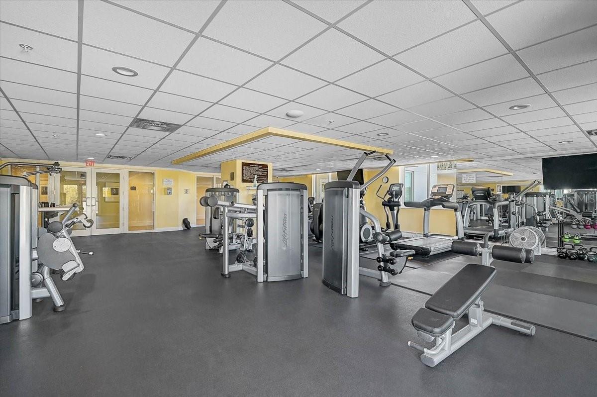 Image 29 of 53 For 800 Tamiami Trail 910