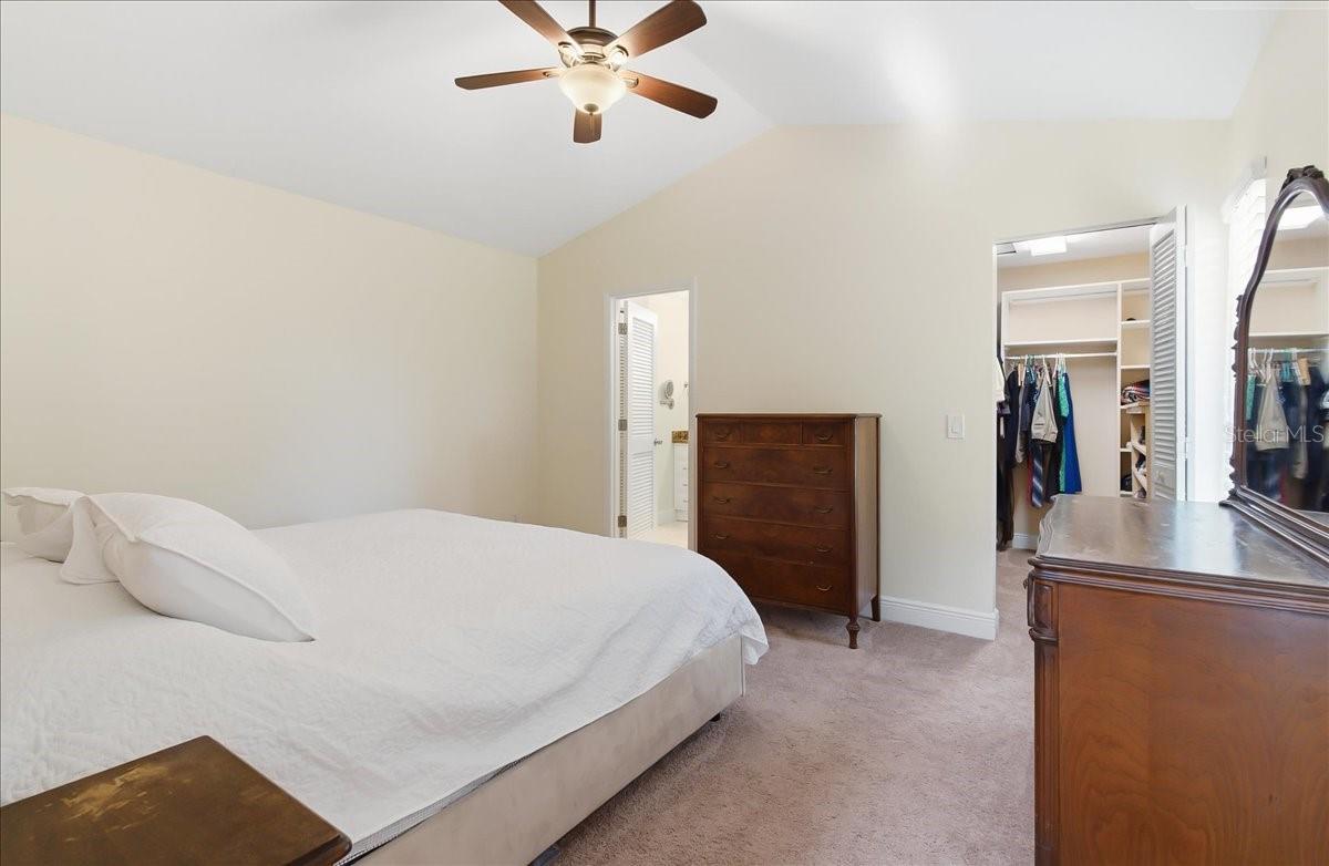 Image 18 of 54 For 8215 Country Oaks Court