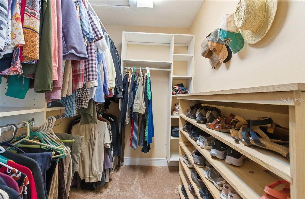 Image 21 of 54 For 8215 Country Oaks Court