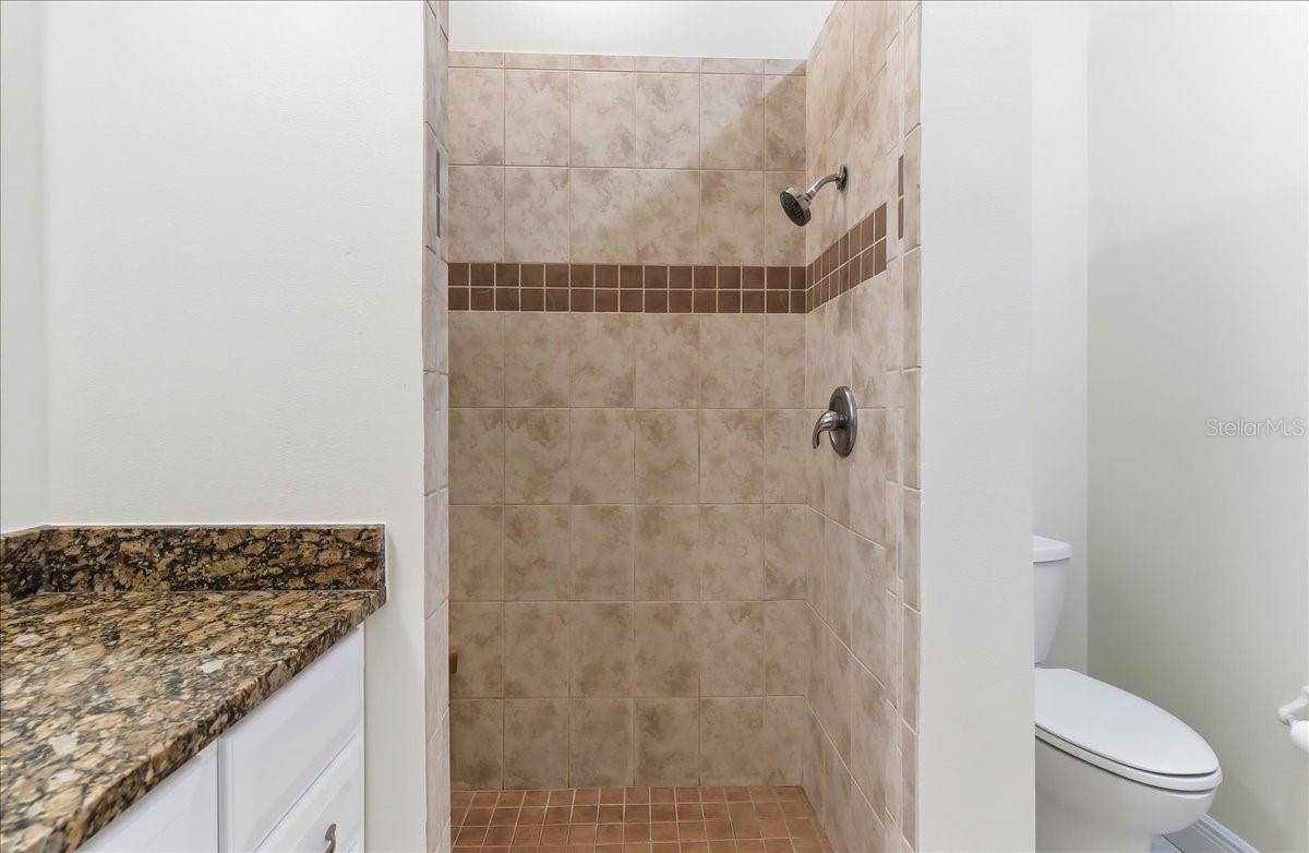 Image 23 of 54 For 8215 Country Oaks Court