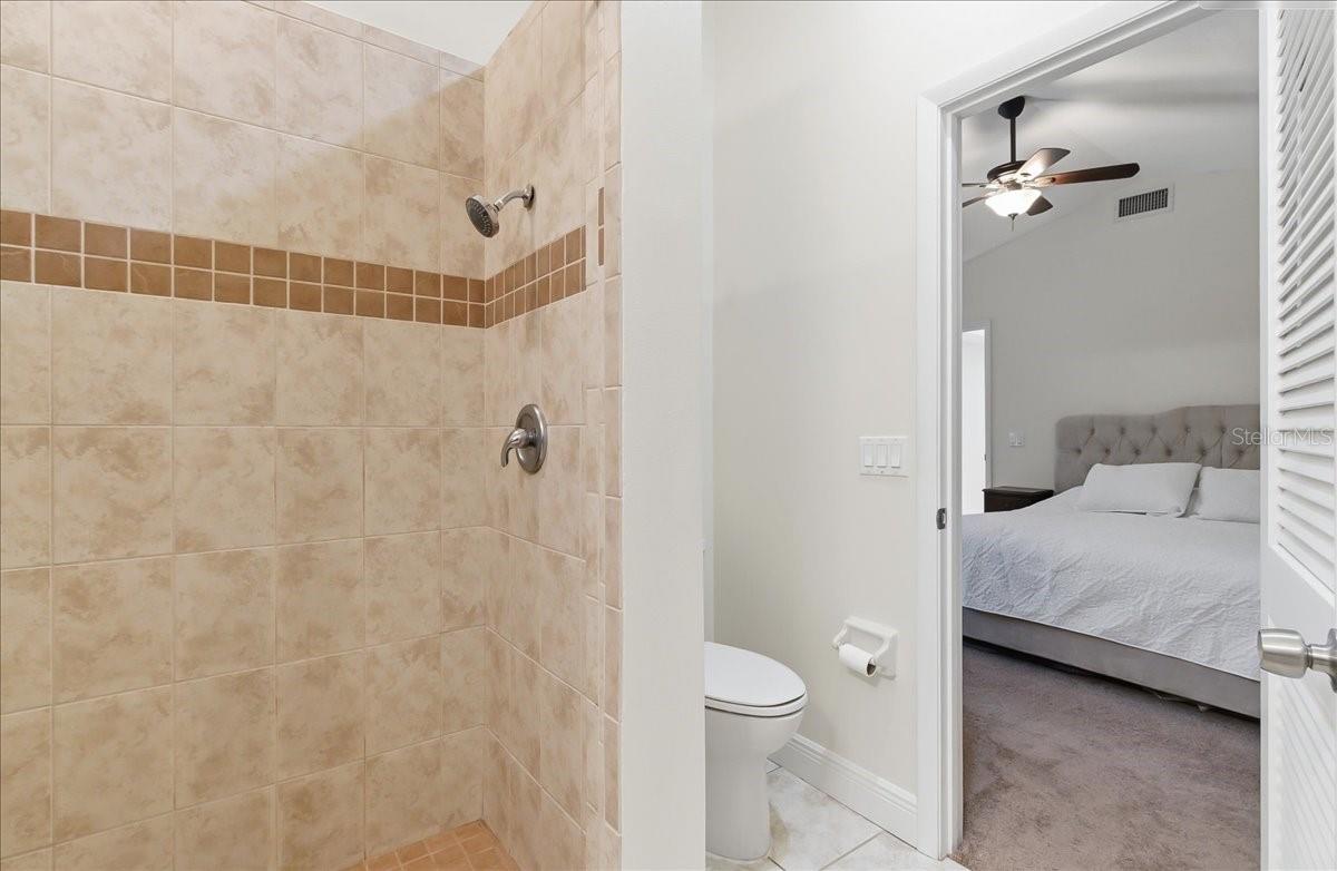 Image 24 of 54 For 8215 Country Oaks Court