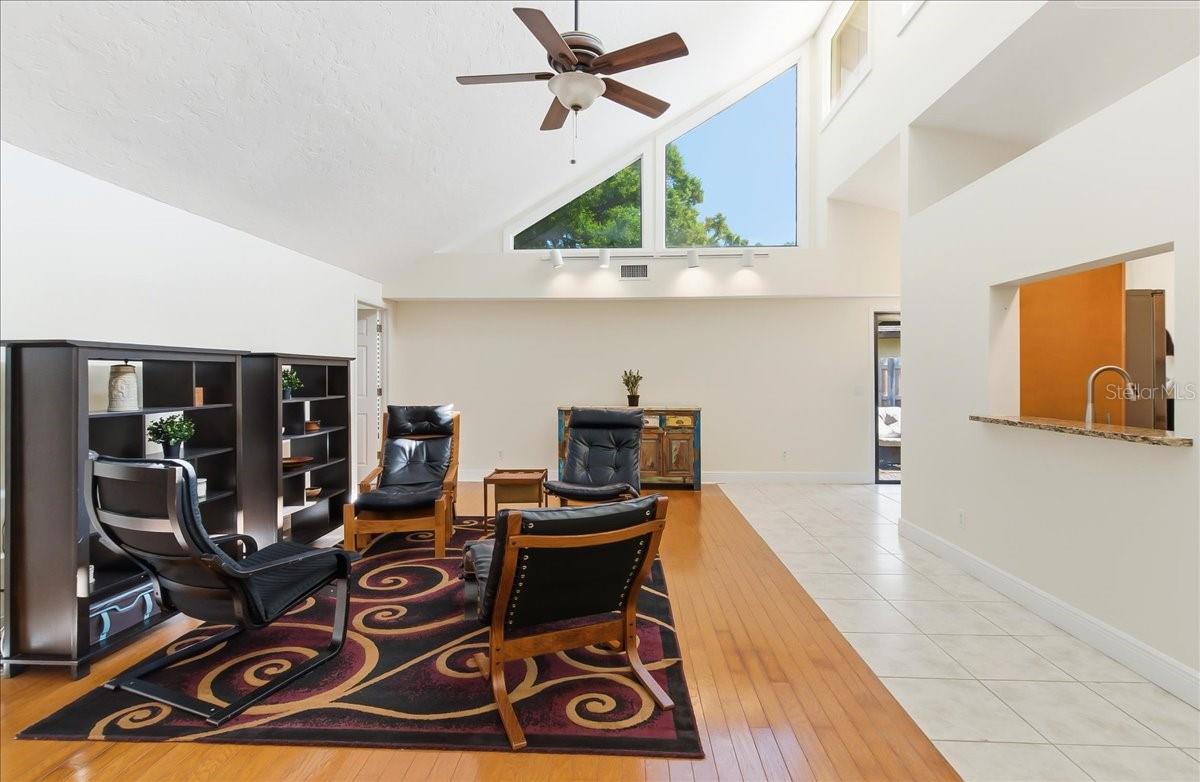 Image 6 of 54 For 8215 Country Oaks Court