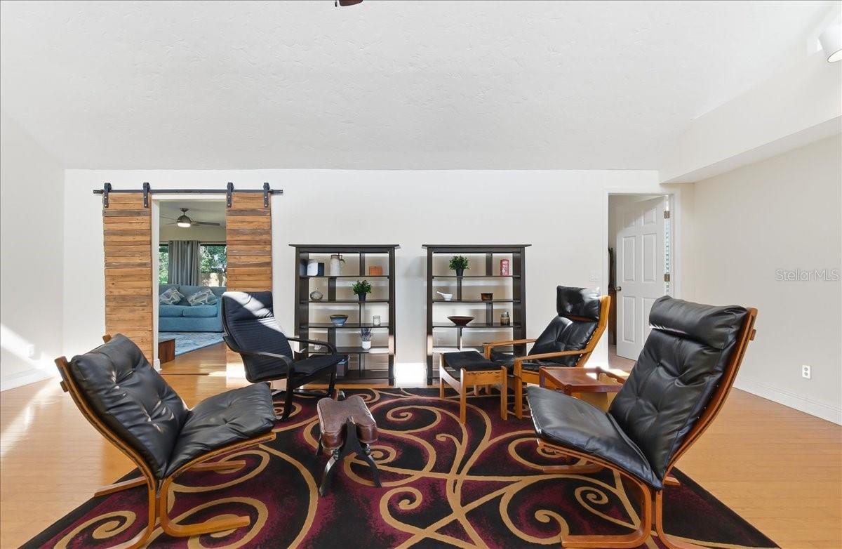 Image 7 of 54 For 8215 Country Oaks Court