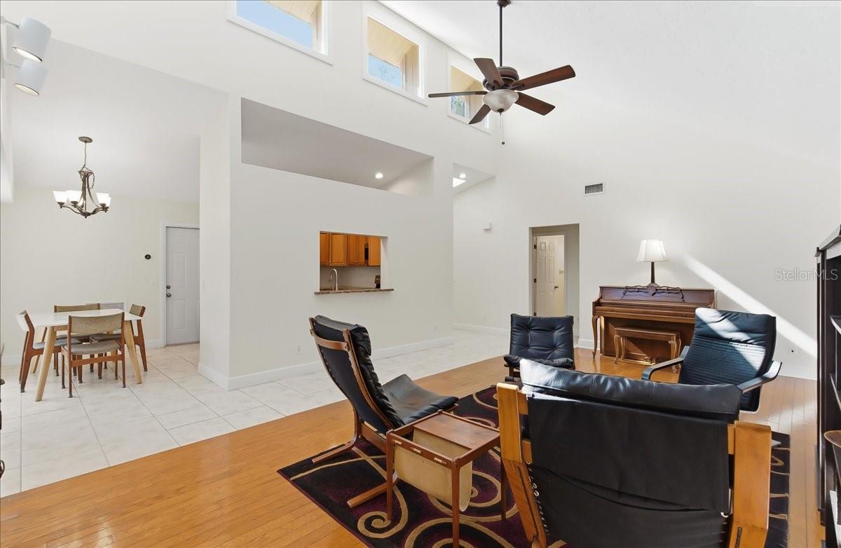 Image 9 of 54 For 8215 Country Oaks Court