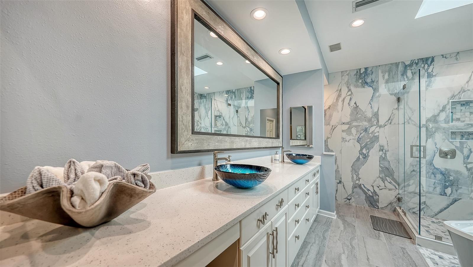 Image 36 of 83 For 156 Bishopscourt Road