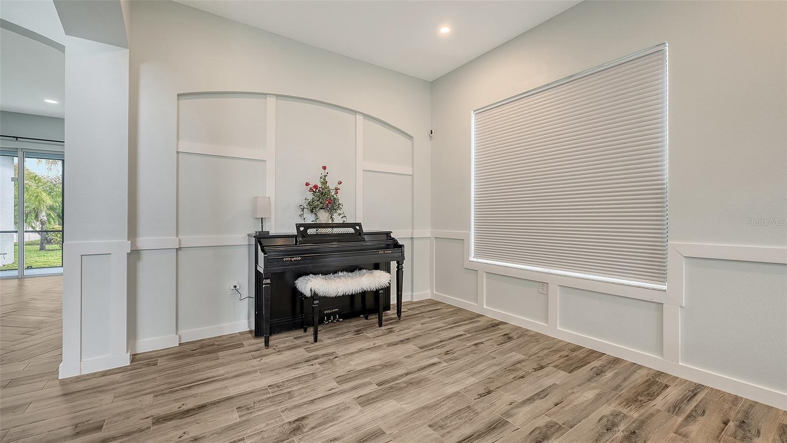 Image 6 of 66 For 6433 Blue Grosbeak Circle