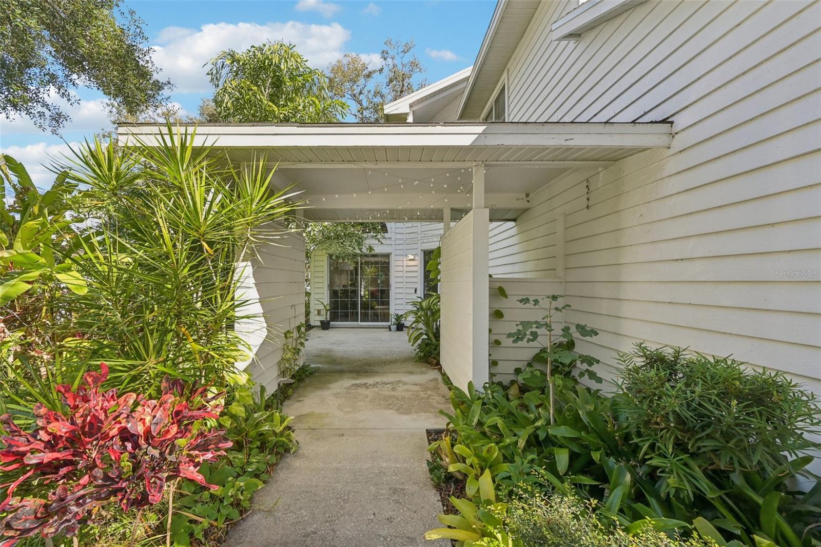 Image 4 of 40 For 6704 Arbor Oaks Drive