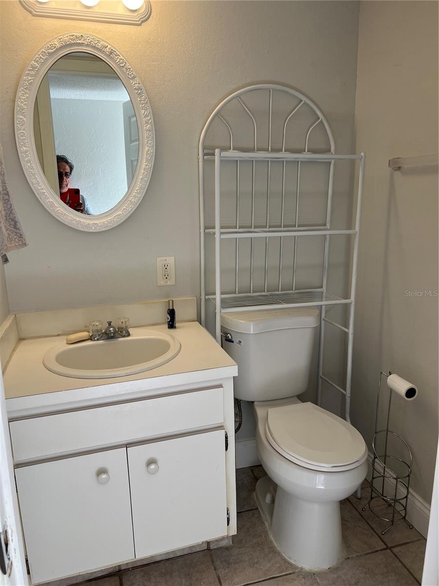 Image 9 of 24 For 309 Amherst Avenue 51