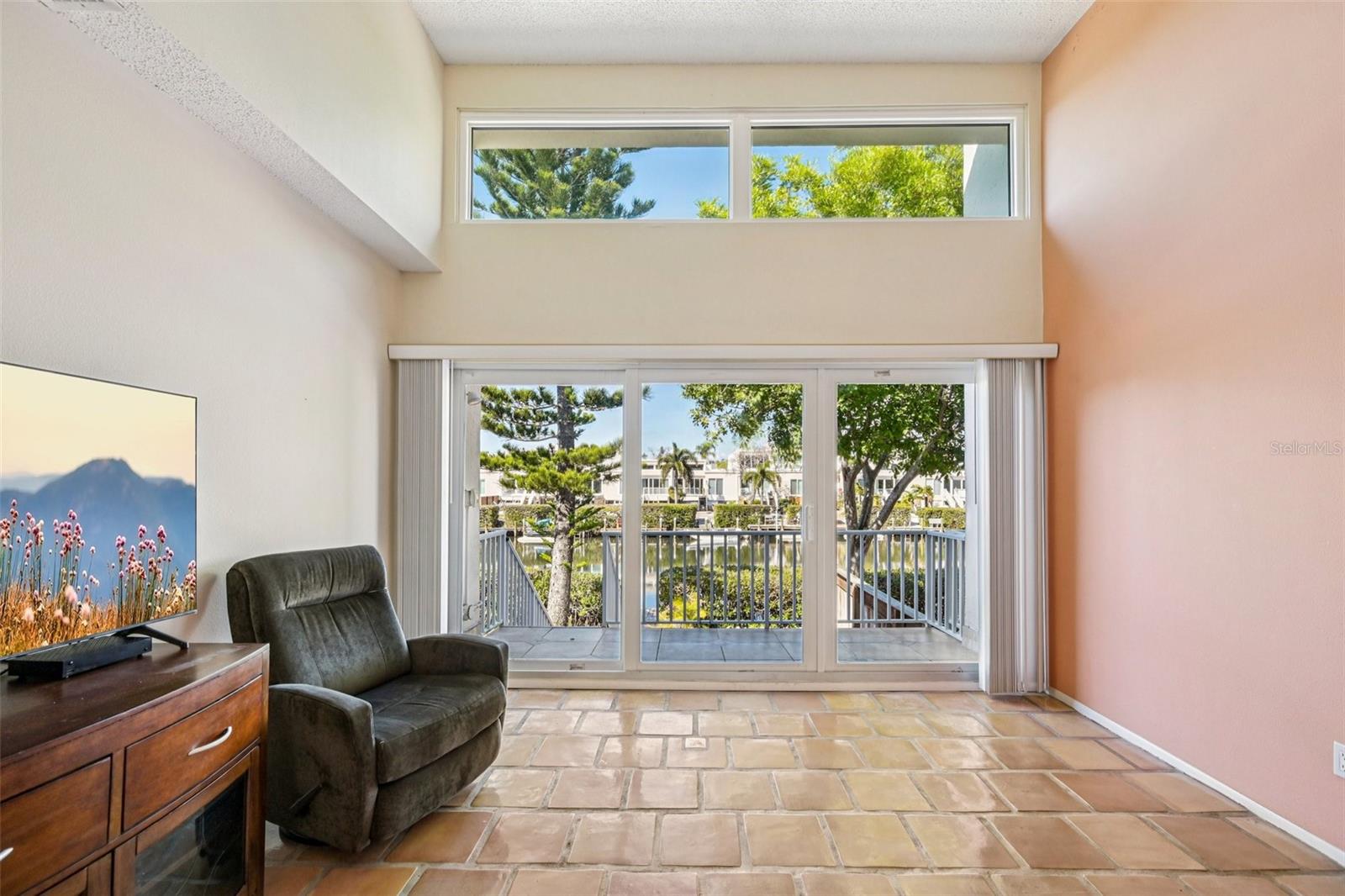 Image 10 of 59 For 3701 East Bay Drive 5