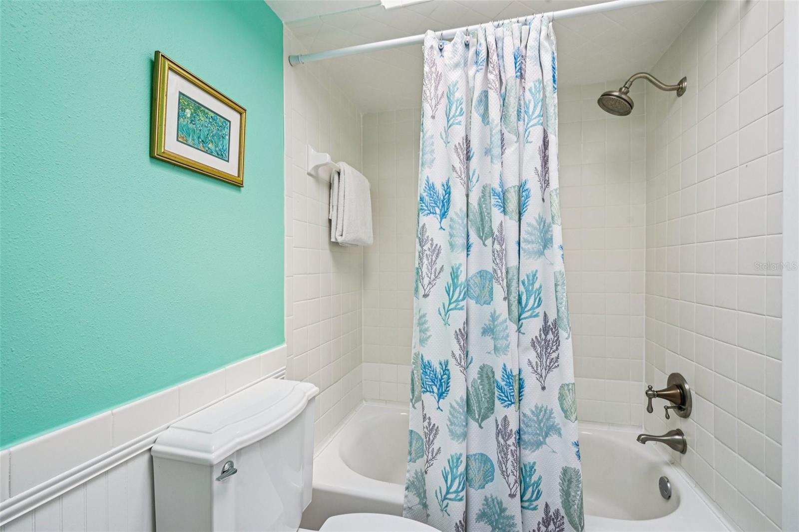 Image 23 of 59 For 3701 East Bay Drive 5