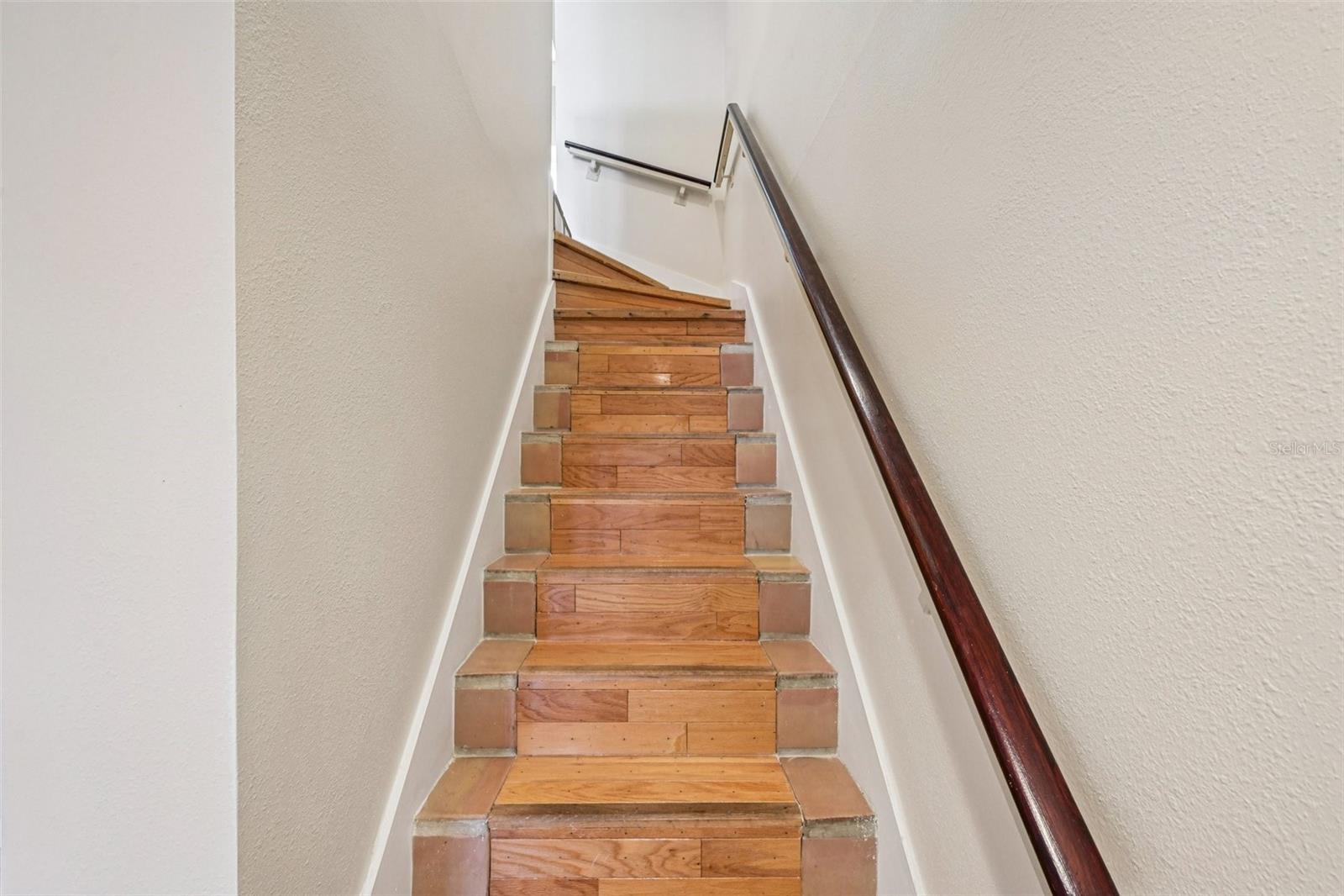 Image 31 of 59 For 3701 East Bay Drive 5