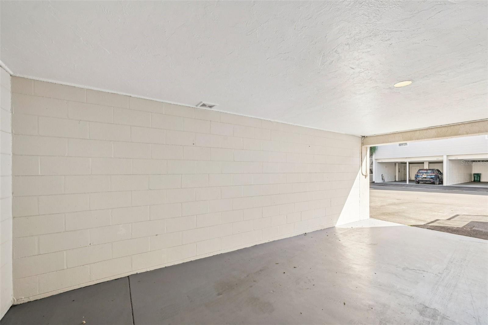 Image 36 of 59 For 3701 East Bay Drive 5