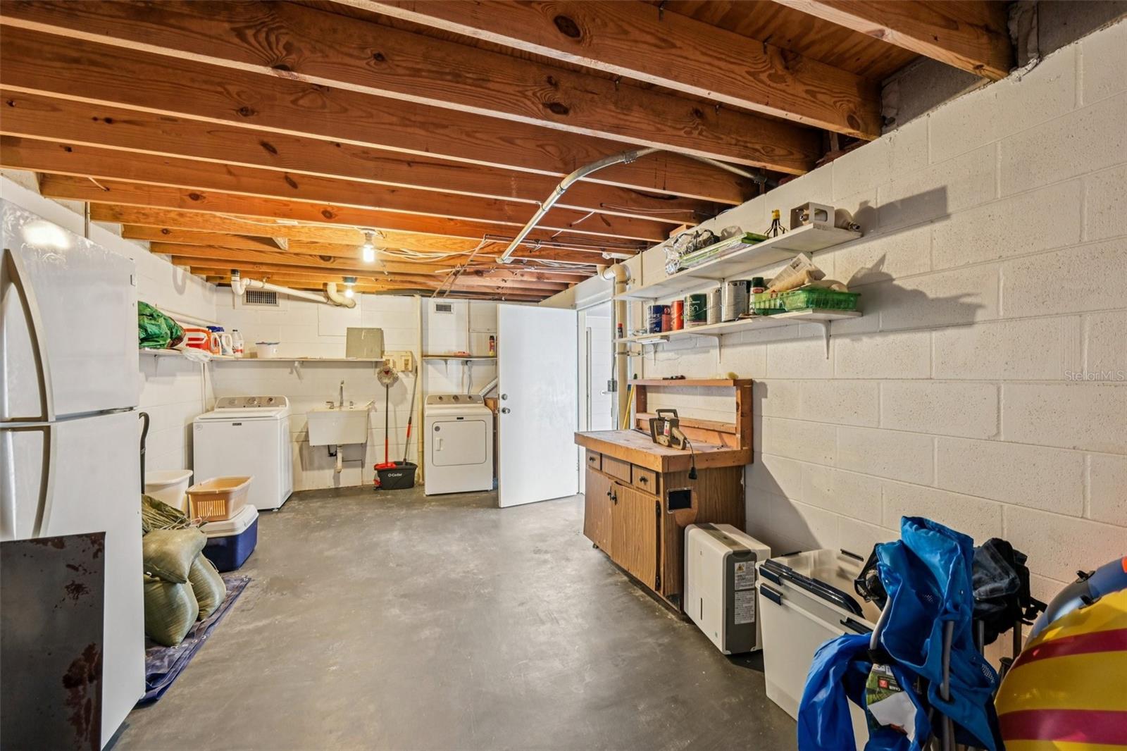 Image 38 of 59 For 3701 East Bay Drive 5