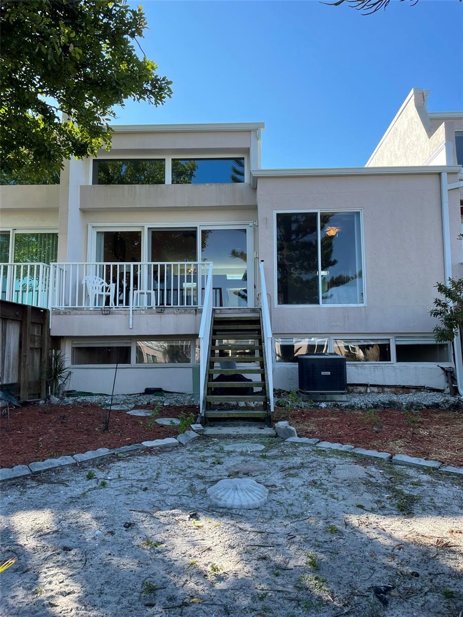 Image 8 of 59 For 3701 East Bay Drive 5