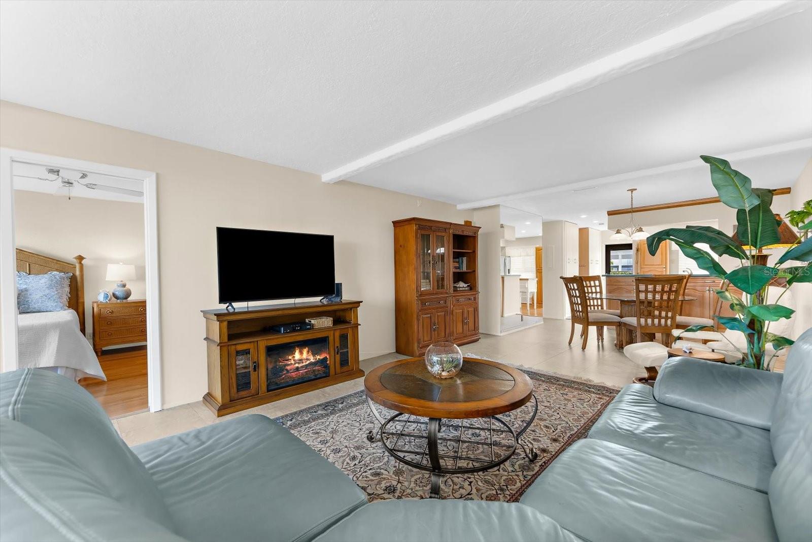 Image 11 of 62 For 8897 Midnight Pass Road 105