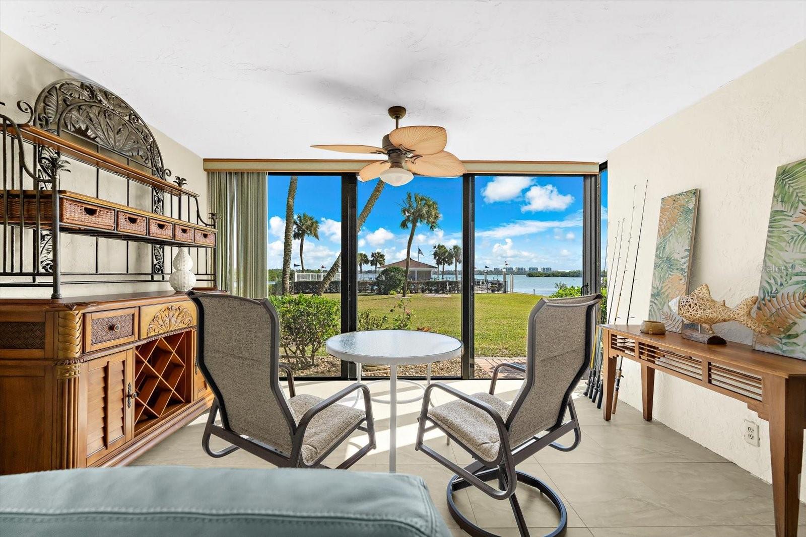 Image 25 of 62 For 8897 Midnight Pass Road 105