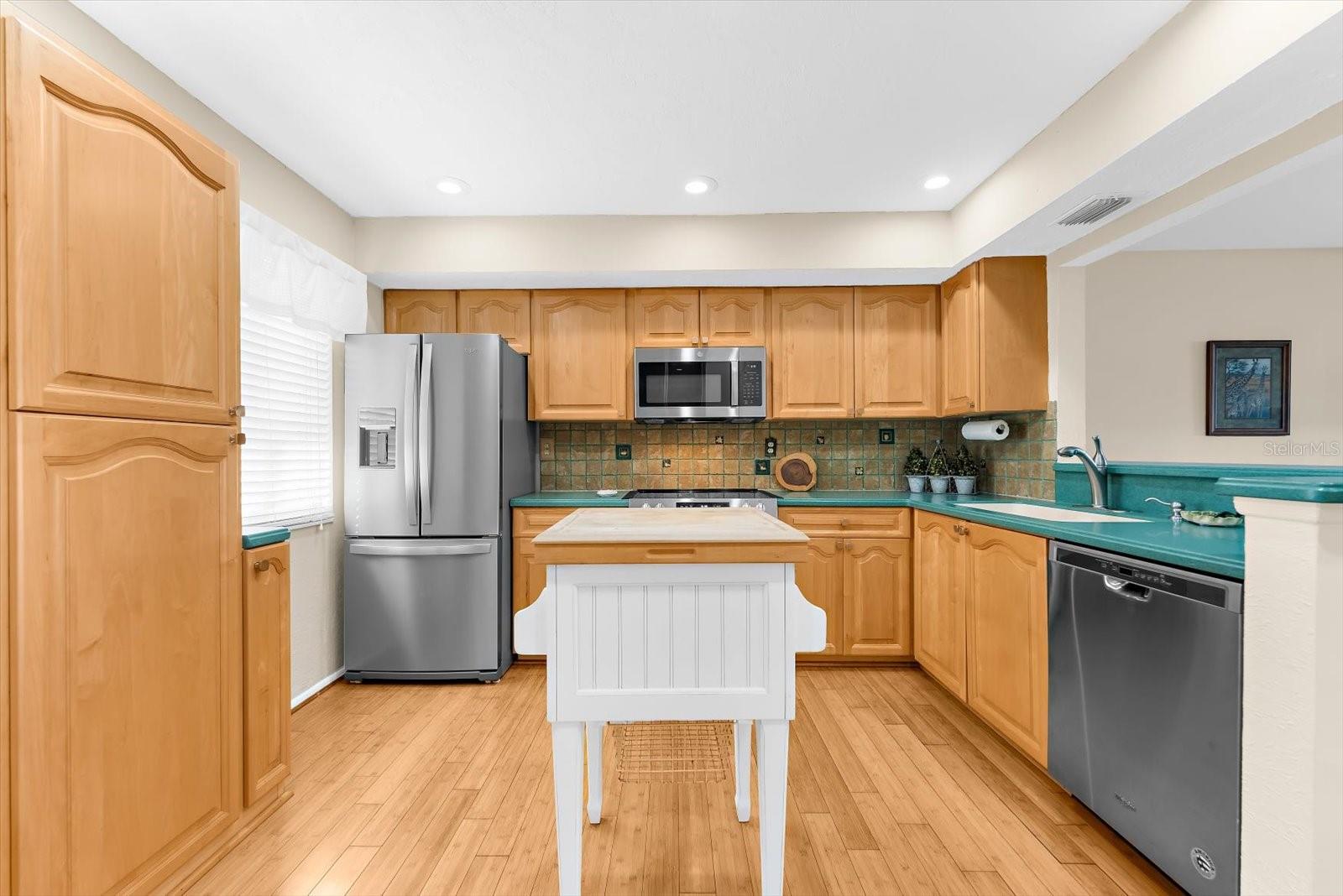 Image 3 of 62 For 8897 Midnight Pass Road 105