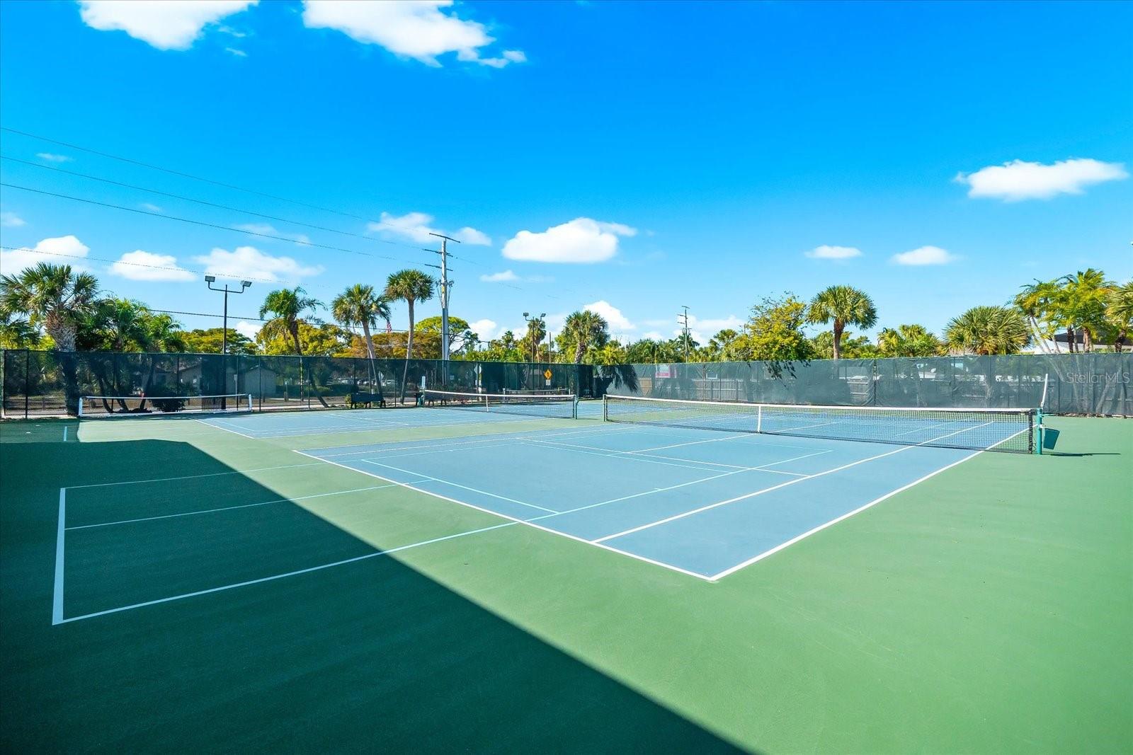 Image 32 of 62 For 8897 Midnight Pass Road 105