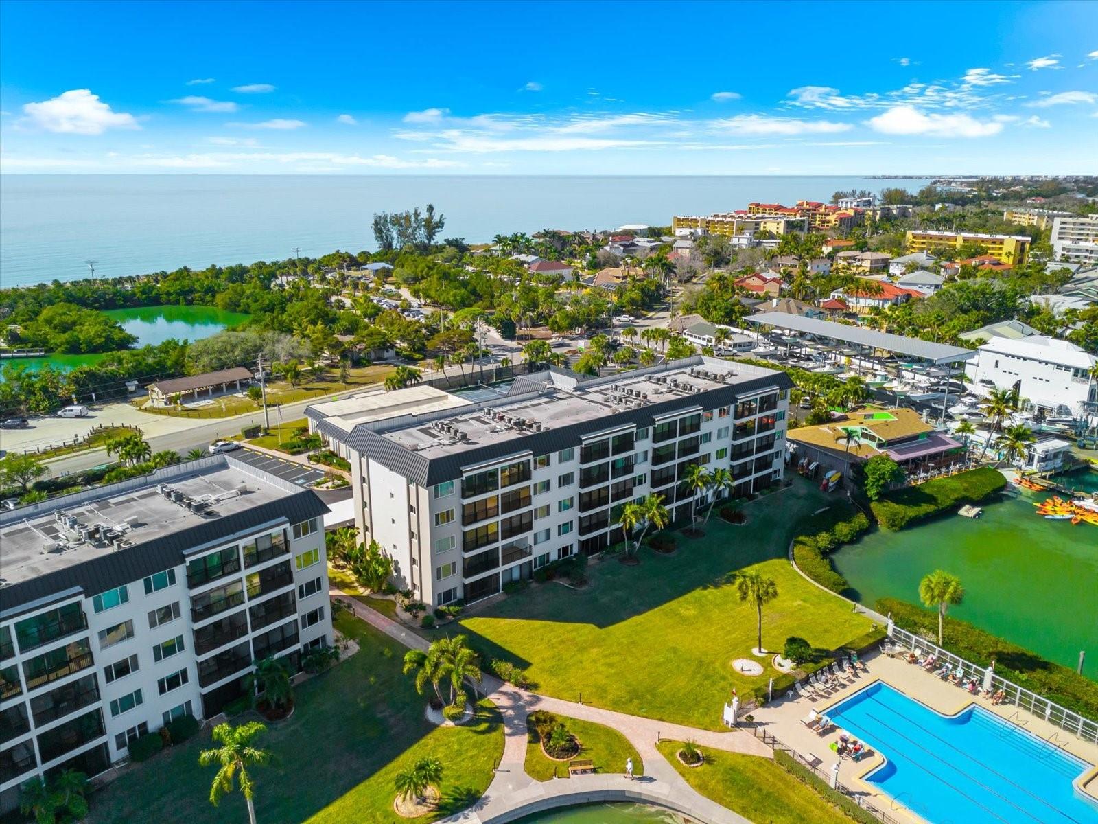 Image 44 of 62 For 8897 Midnight Pass Road 105