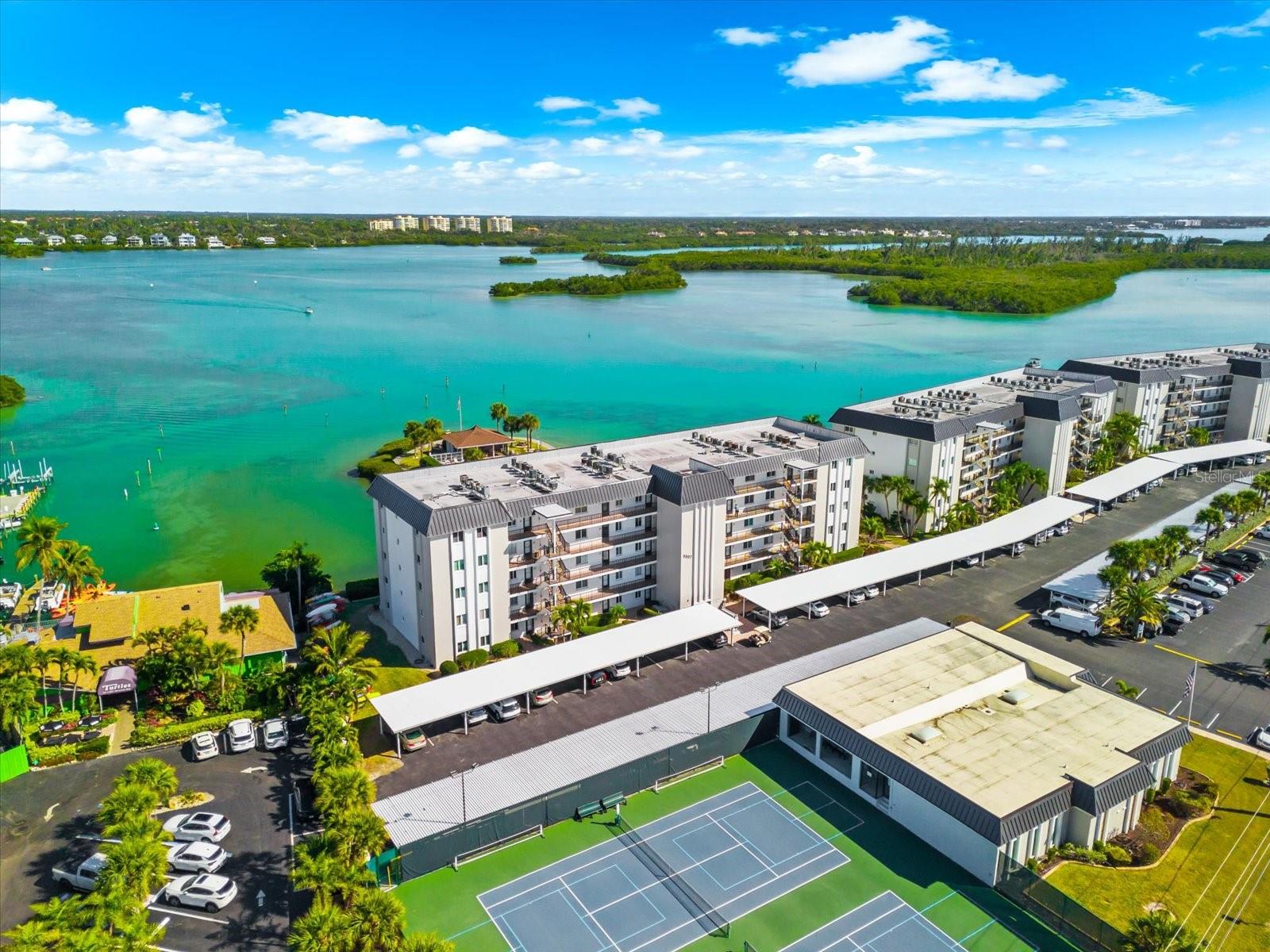 Image 45 of 62 For 8897 Midnight Pass Road 105