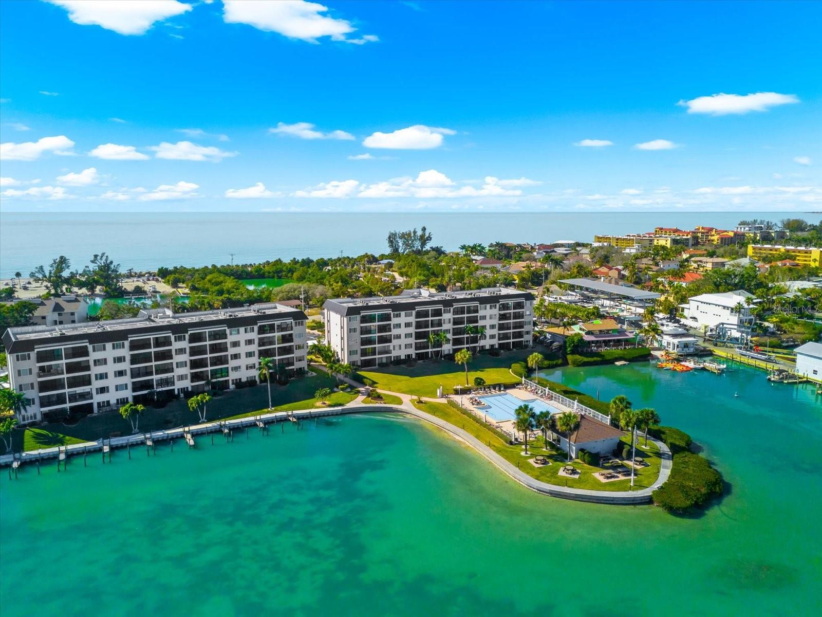 Image 48 of 62 For 8897 Midnight Pass Road 105