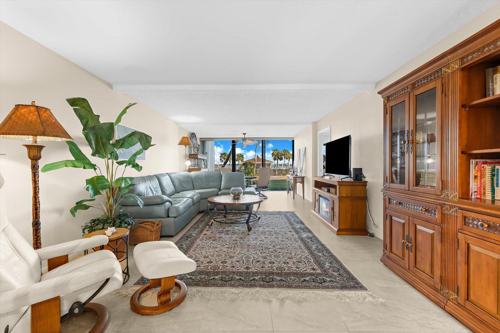 Image 6 of 62 For 8897 Midnight Pass Road 105