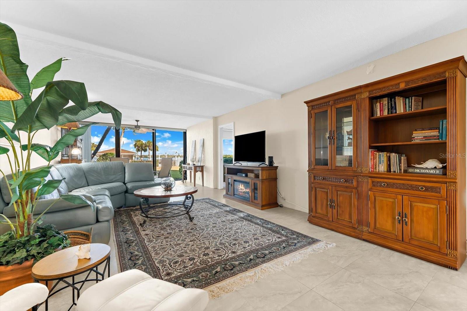 Image 8 of 62 For 8897 Midnight Pass Road 105