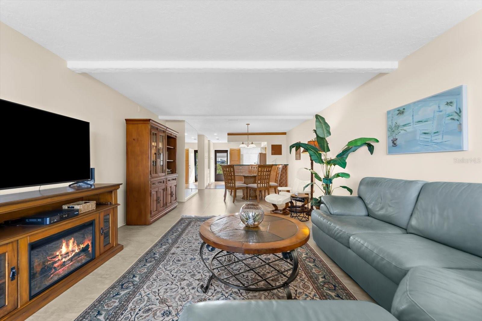 Image 9 of 62 For 8897 Midnight Pass Road 105