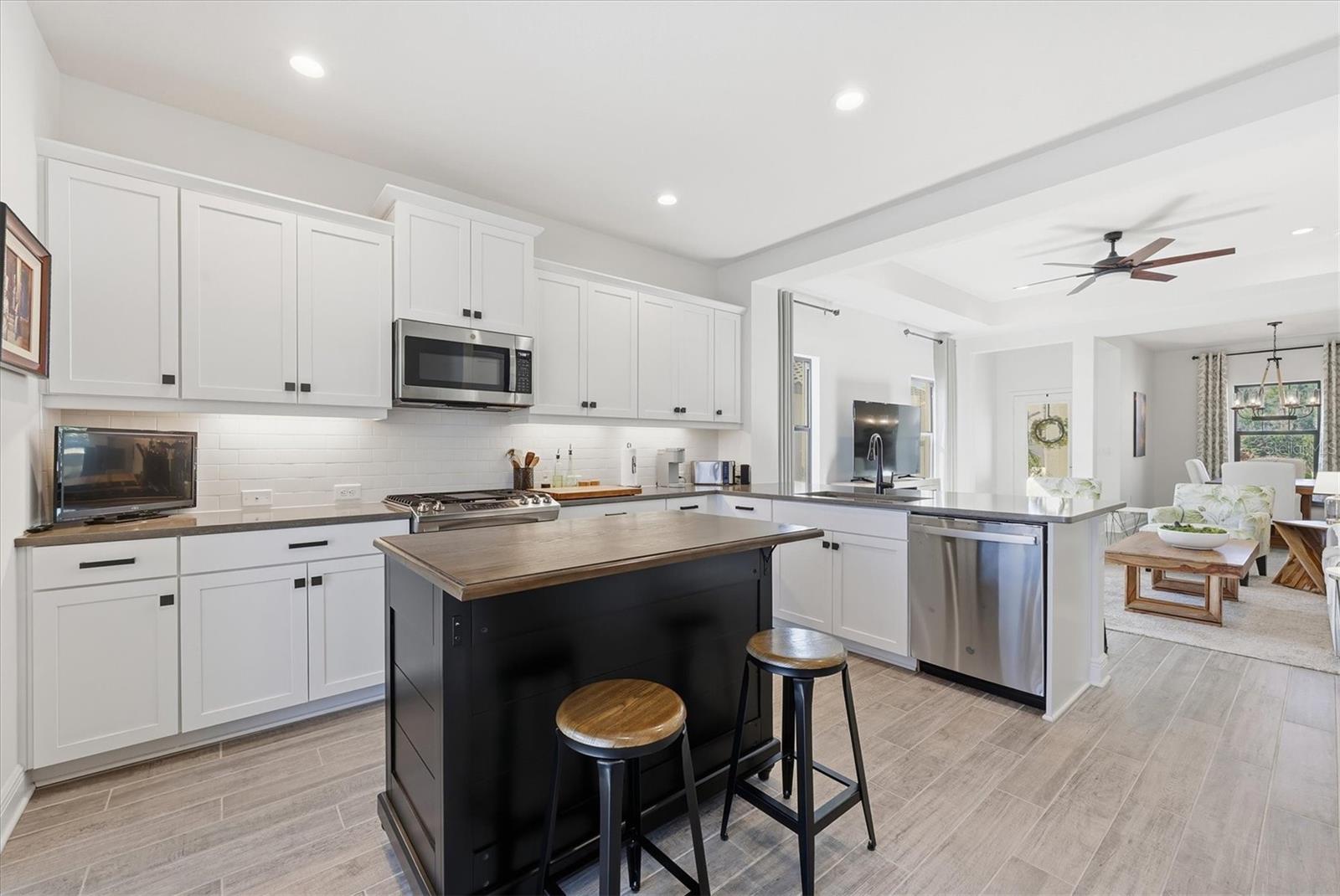 Image 13 of 58 For 216 Brienza Loop