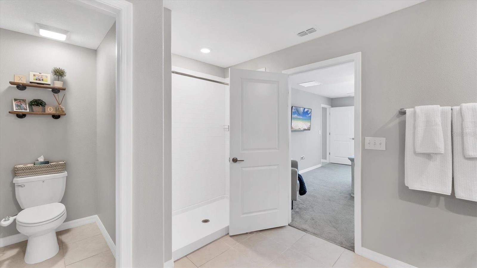 Image 18 of 38 For 15423 Miller Creek Drive