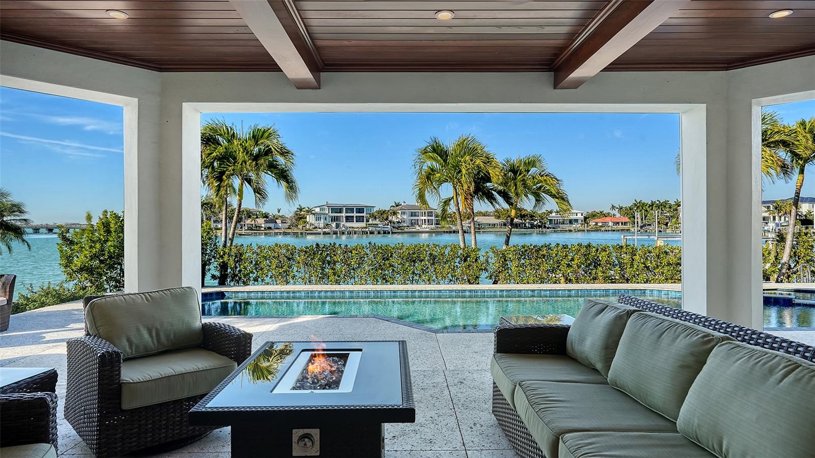 Listing photo id 13 for 119 Warbler Lane