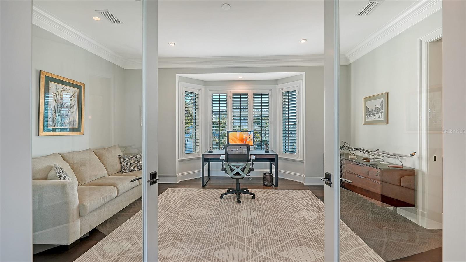 Listing photo id 19 for 119 Warbler Lane