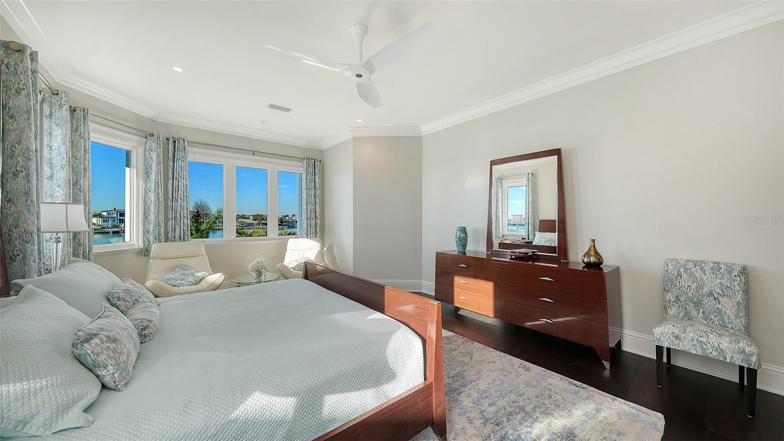 Listing photo id 37 for 119 Warbler Lane