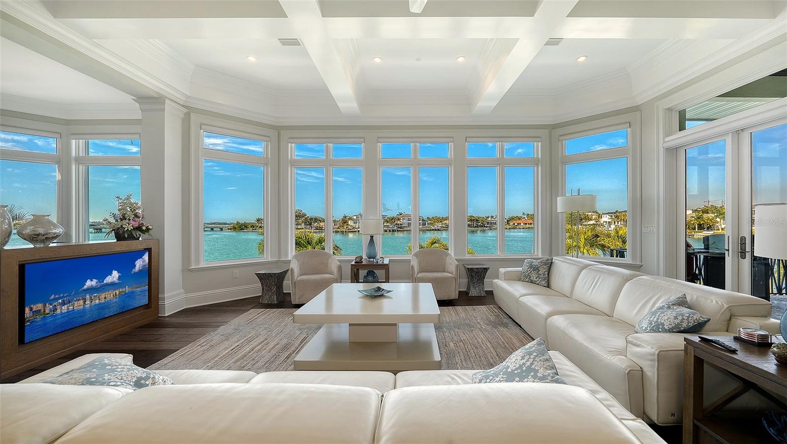 Listing photo id 7 for 119 Warbler Lane