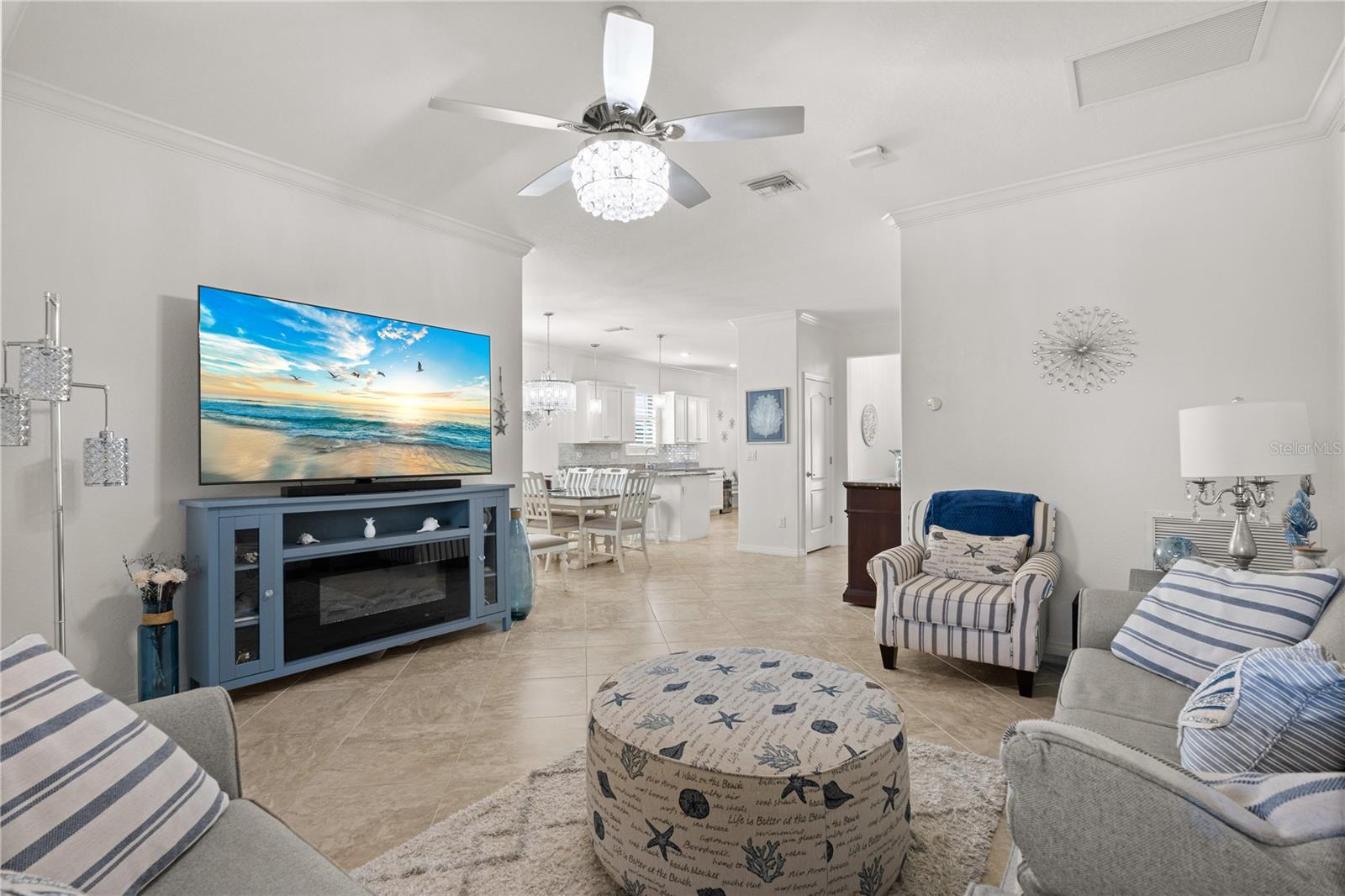 Listing photo id 11 for 17233 Blue Ridge Place