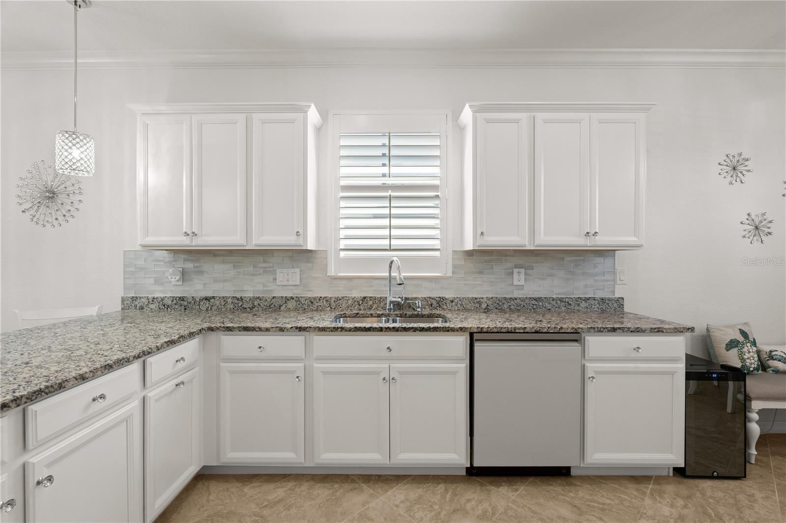 Listing photo id 19 for 17233 Blue Ridge Place