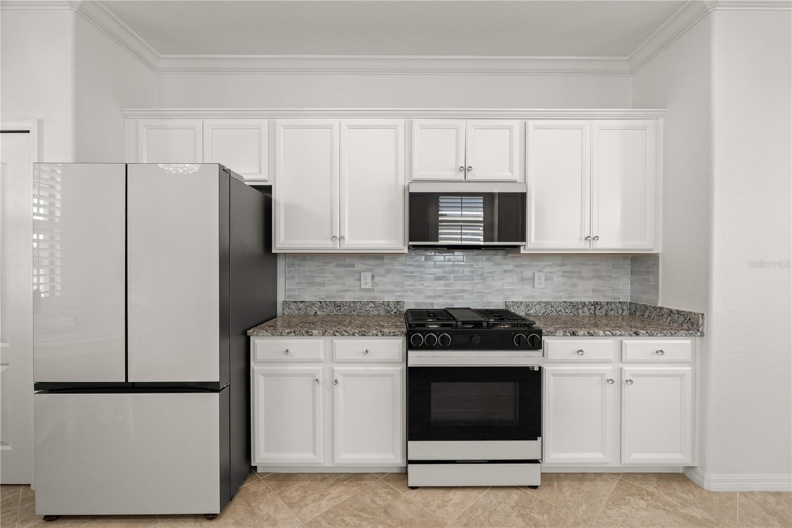 Listing photo id 20 for 17233 Blue Ridge Place